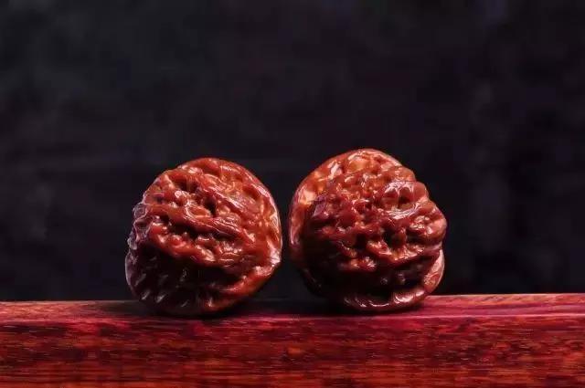 【木材知識(shí)】什么才是真正的手串包漿？